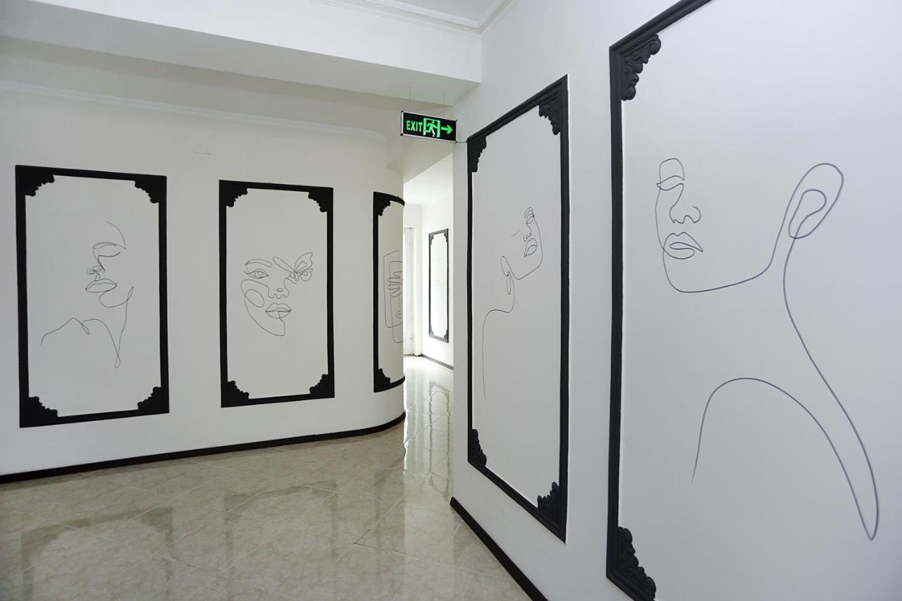 The One Boutique Hotel Tbilisi Buitenkant foto