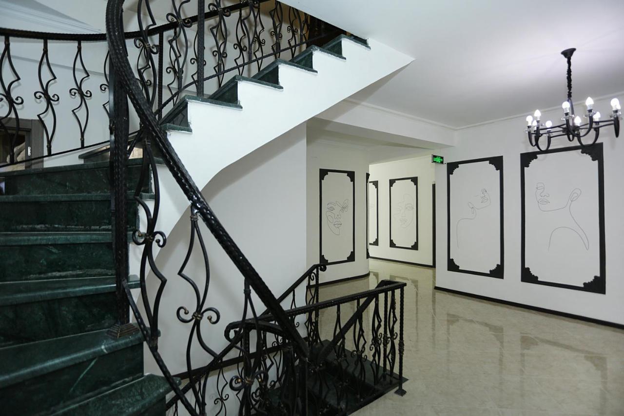 The One Boutique Hotel Tbilisi Buitenkant foto