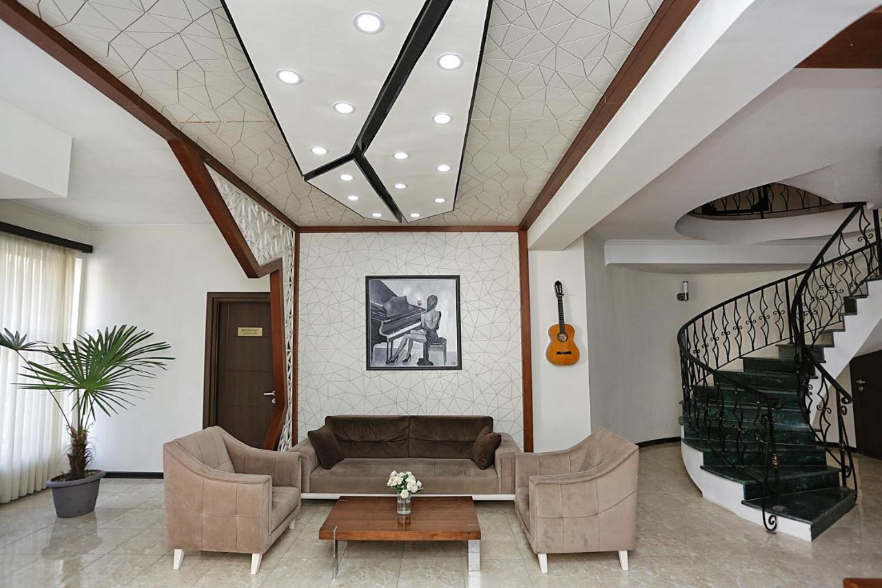 The One Boutique Hotel Tbilisi Buitenkant foto