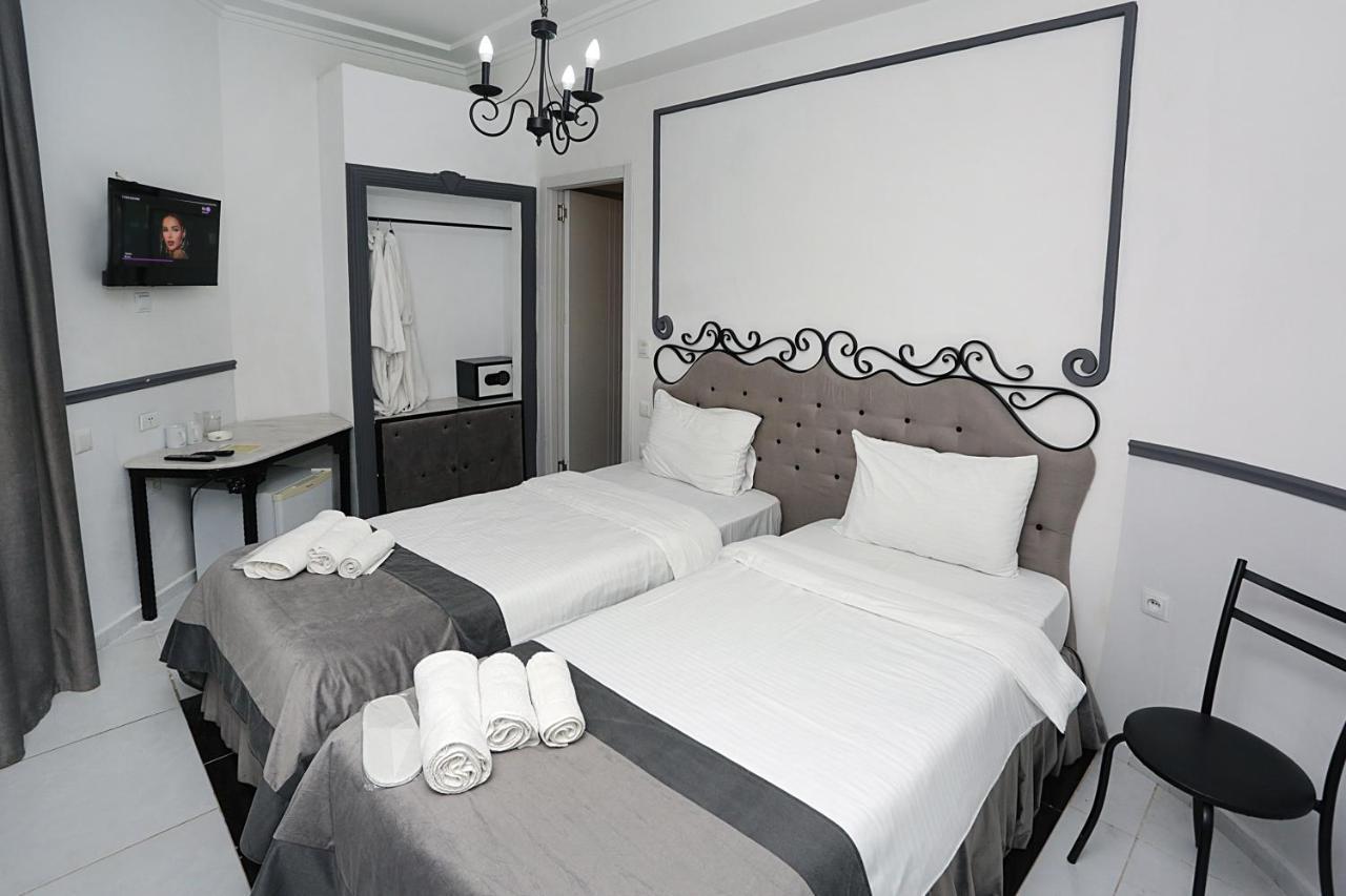 The One Boutique Hotel Tbilisi Buitenkant foto