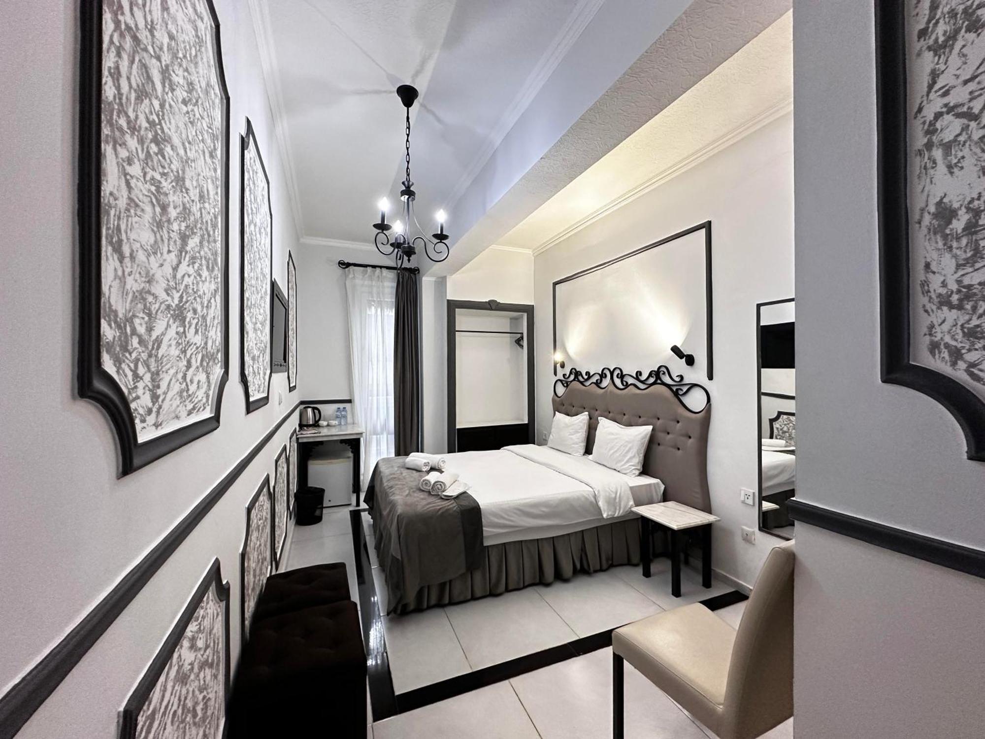 The One Boutique Hotel Tbilisi Buitenkant foto