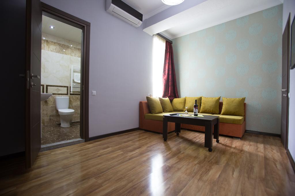 The One Boutique Hotel Tbilisi Buitenkant foto