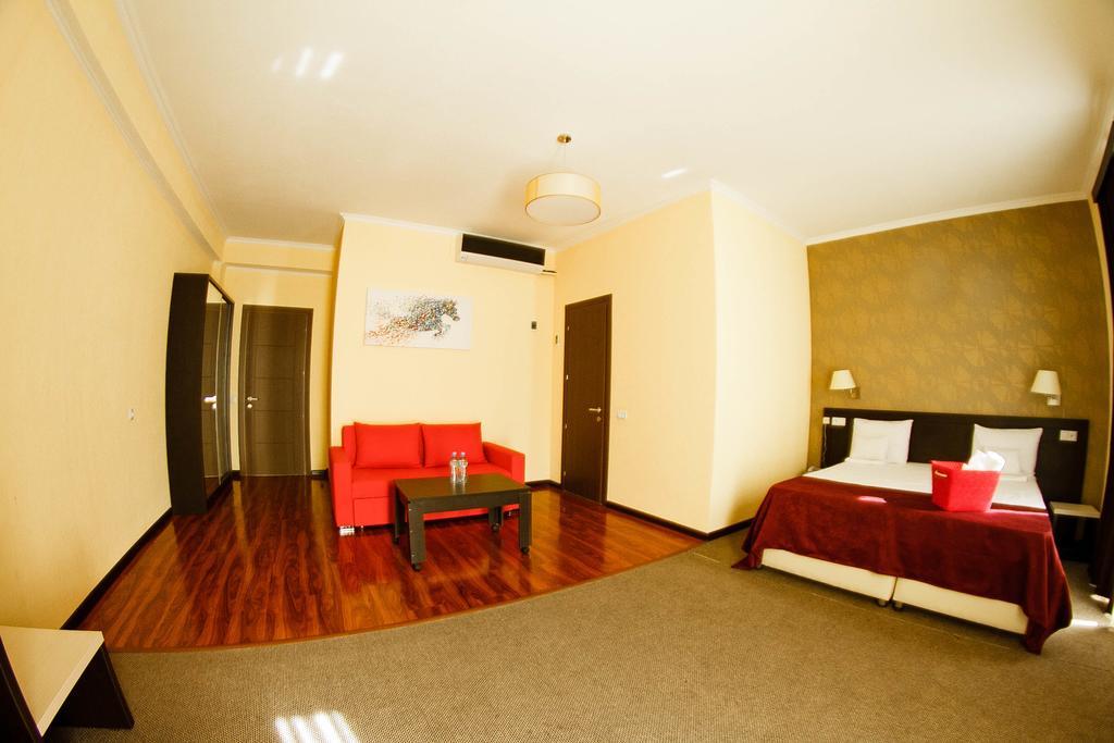 The One Boutique Hotel Tbilisi Buitenkant foto